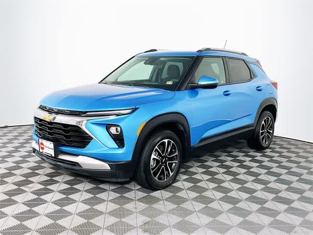 2025 Chevrolet Trailblazer LT photo 3