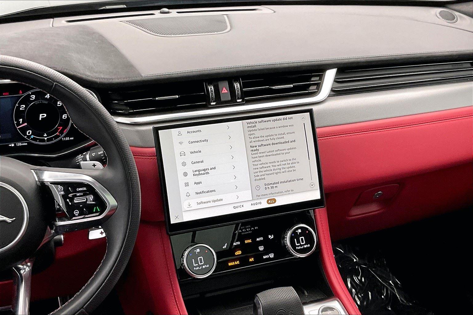 2023 Jaguar F-PACE SVR photo 4