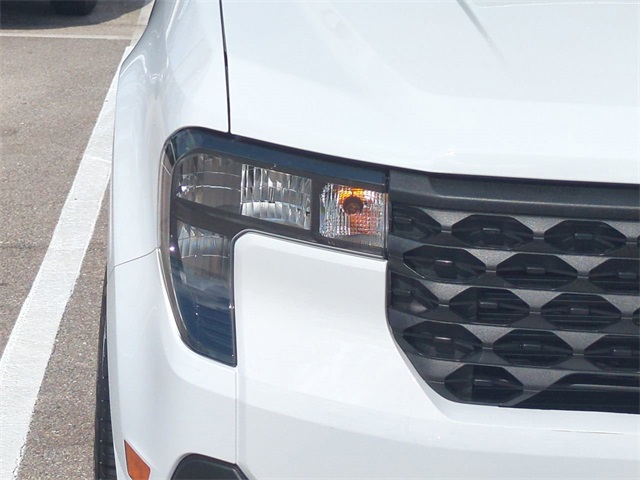 2025 Ford Maverick XLT photo 8