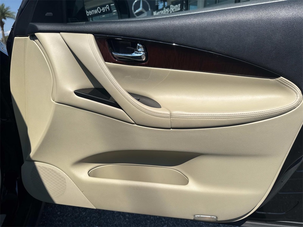 2017 Infiniti QX50 Base photo 13