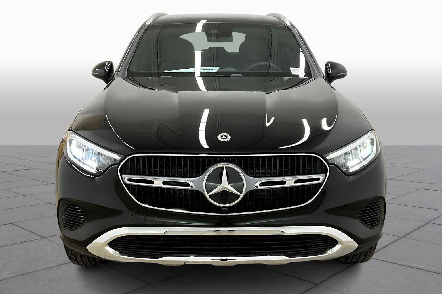 2026 Mercedes Benz GLC 300 photo 3