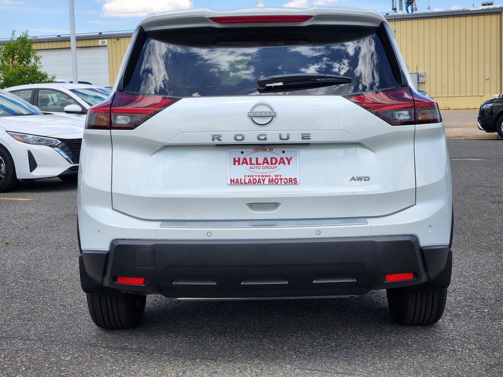 2025 Nissan Rogue SV photo 4