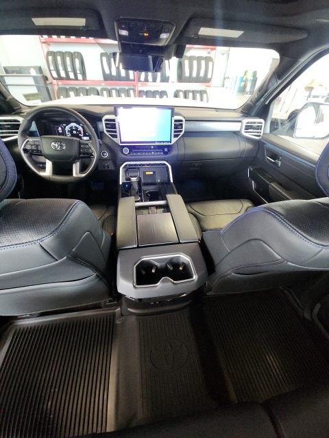 2023 Toyota Tundra Platinum photo 17