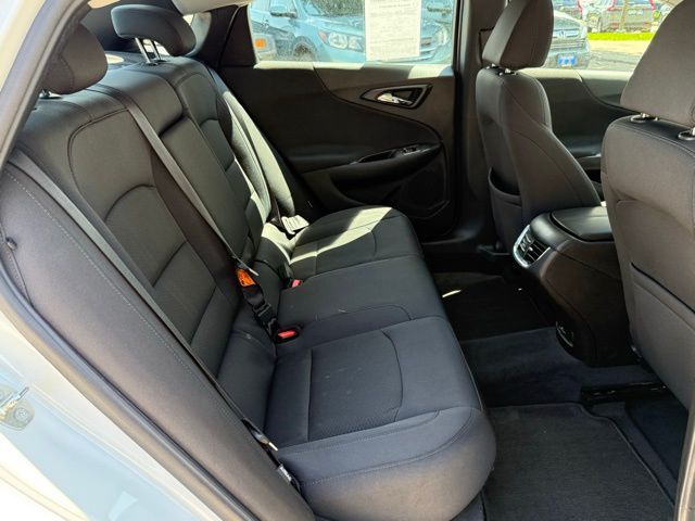 Used 2016 Iridescent Pearl Tricoat Chevrolet LT image 17