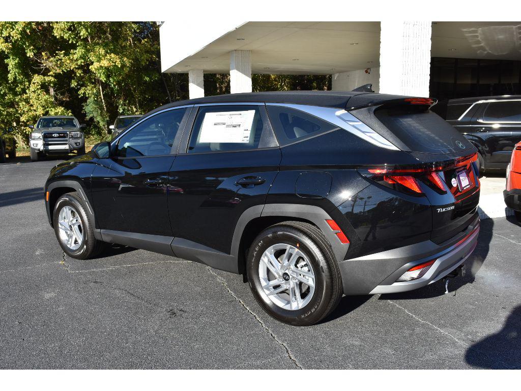 2026 Hyundai Tucson SE photo 2