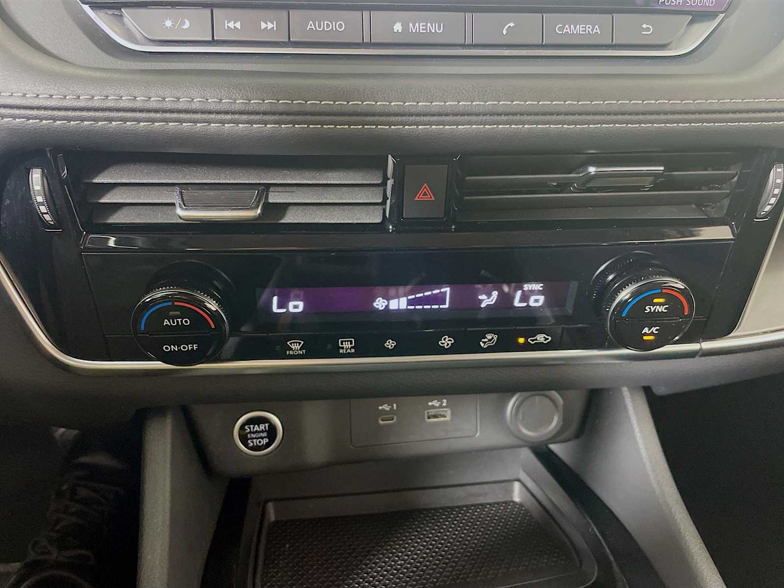 2022 Nissan Rogue SV photo 10