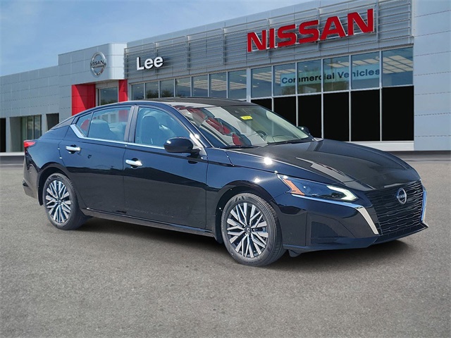 2025 Nissan Altima SV's photo