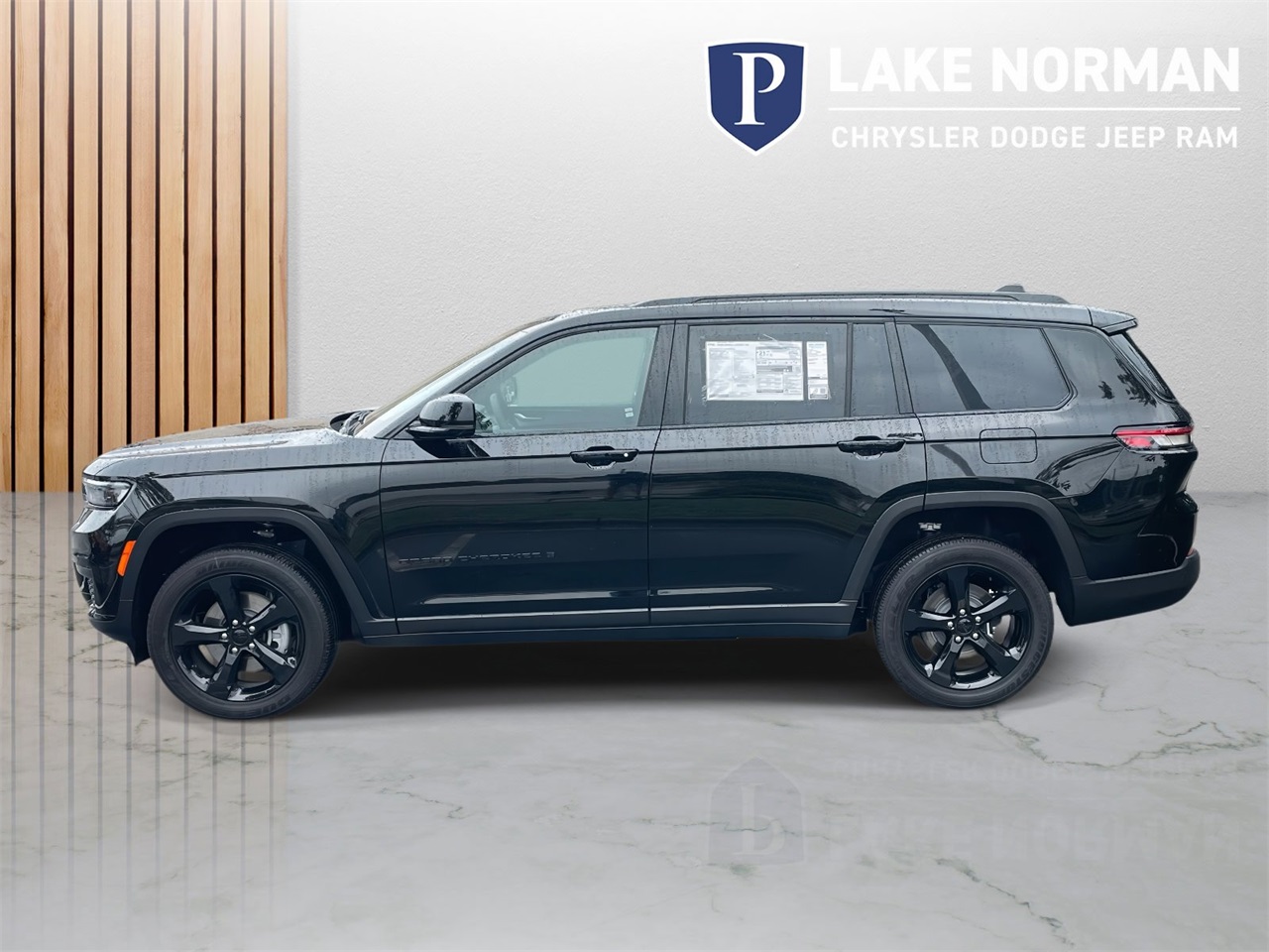 2025 Jeep Grand Cherokee Altitude X photo 2