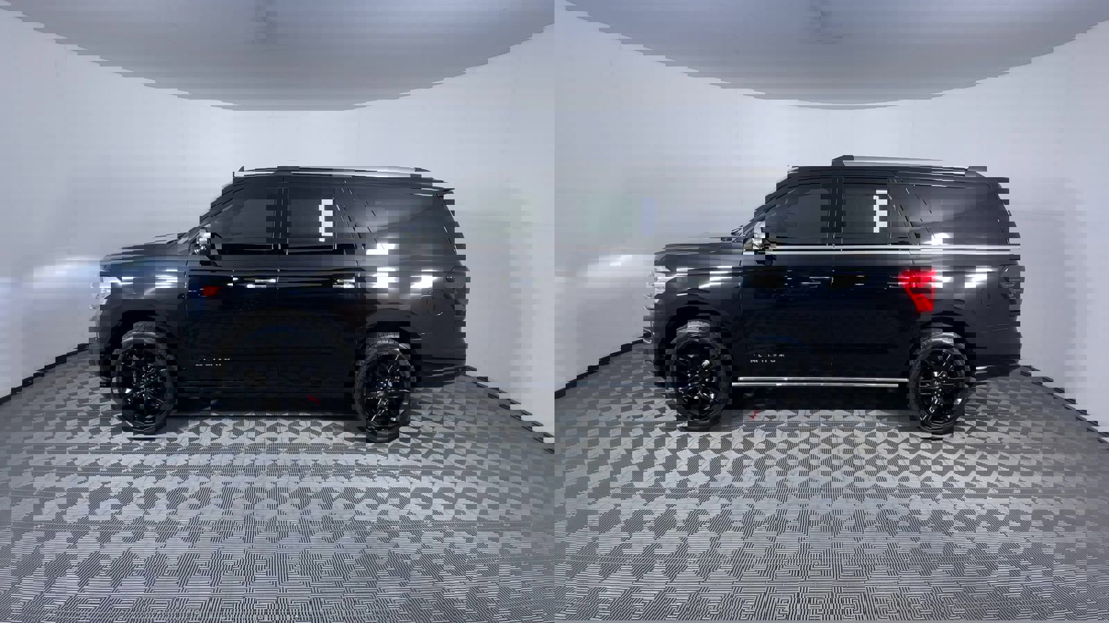 2024 Ford Expedition MAX Platinum photo 5