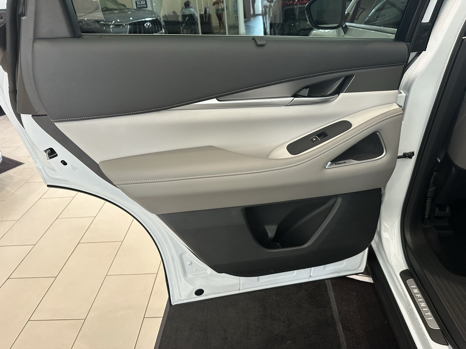2026 Infiniti QX60 Luxe photo 23