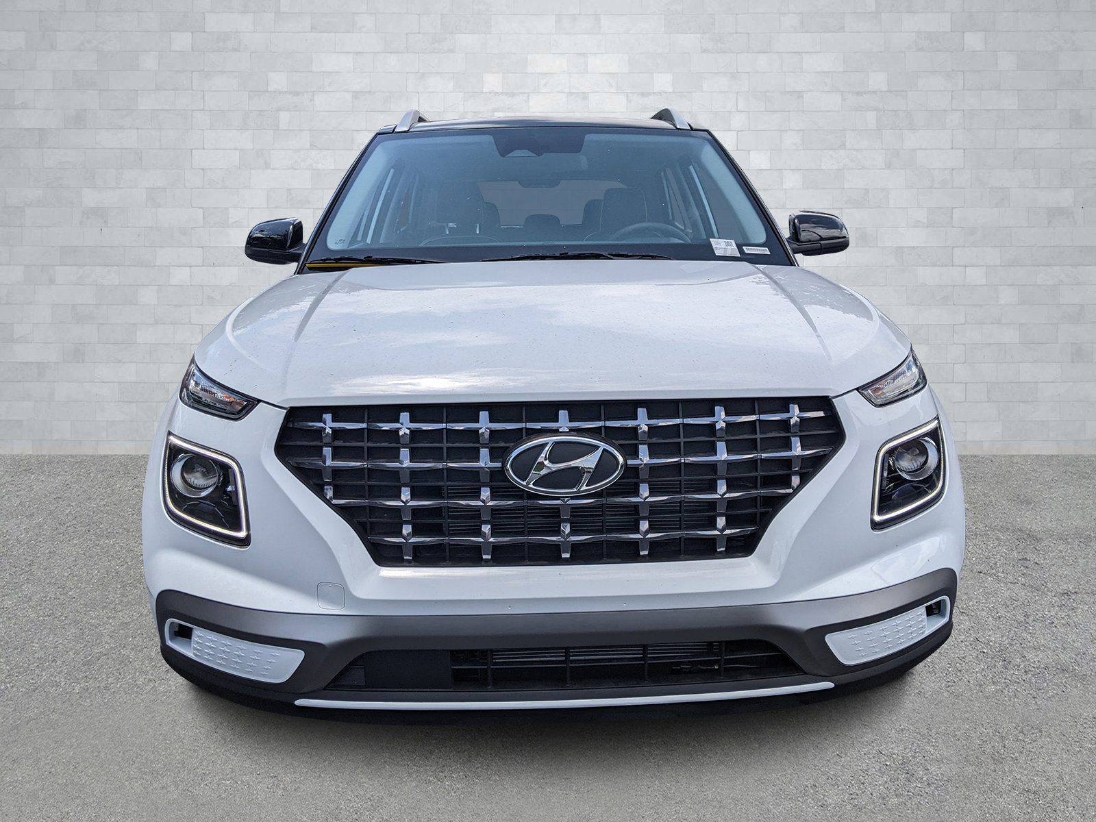 2025 Hyundai Venue SEL Limited photo 2
