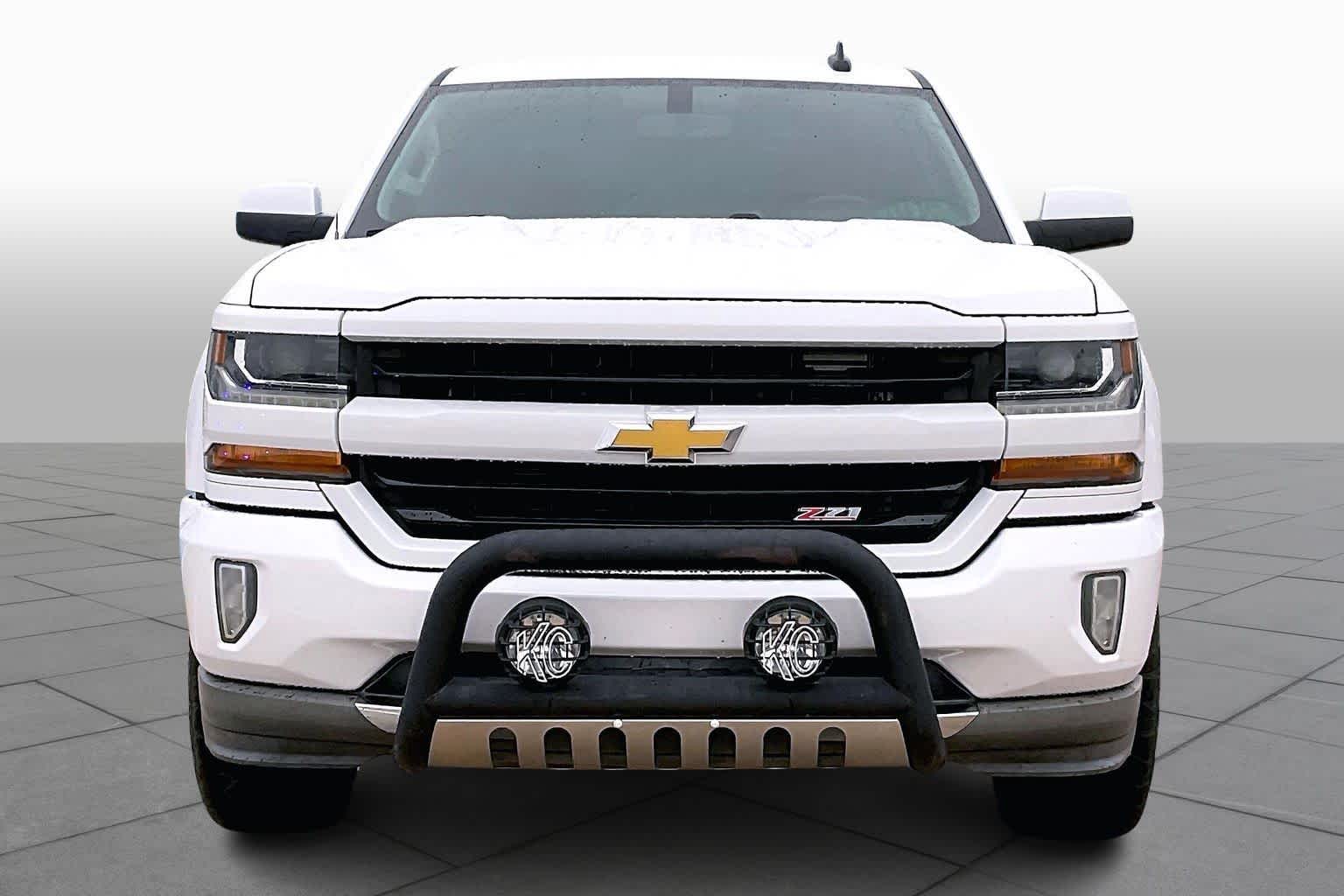 2017 Chevrolet Silverado 1500 LT photo 3