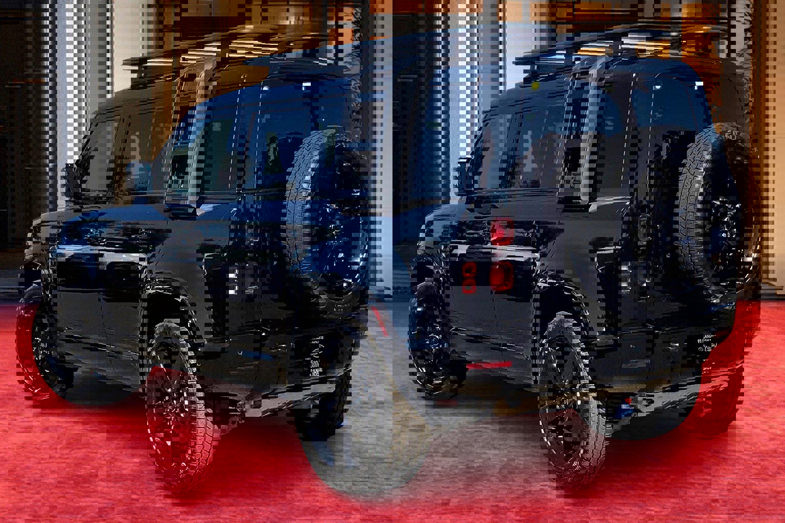 2025 Land Rover Defender 110 X-Dynamic SE photo 3