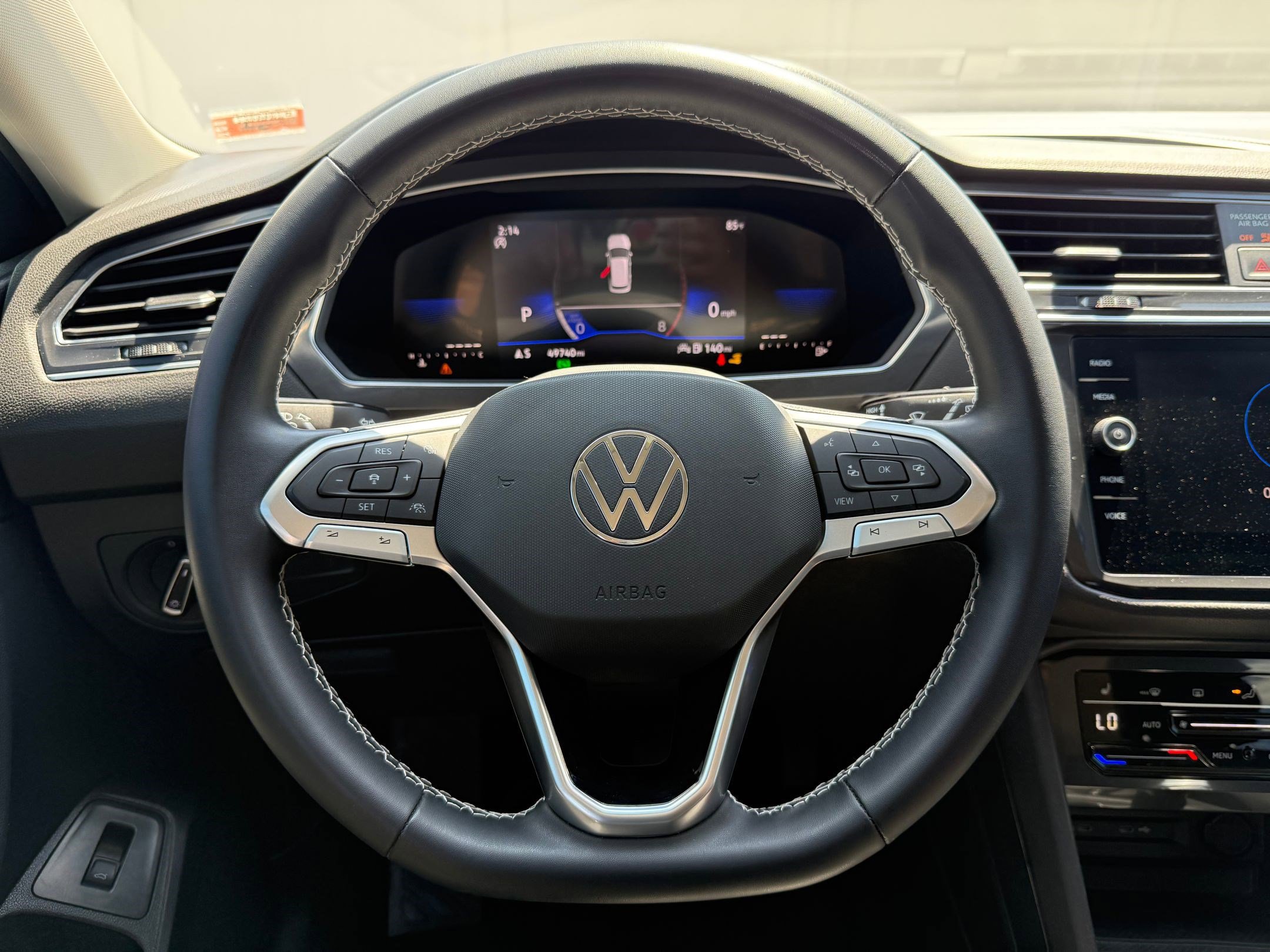 2023 Volkswagen Tiguan SE photo 13