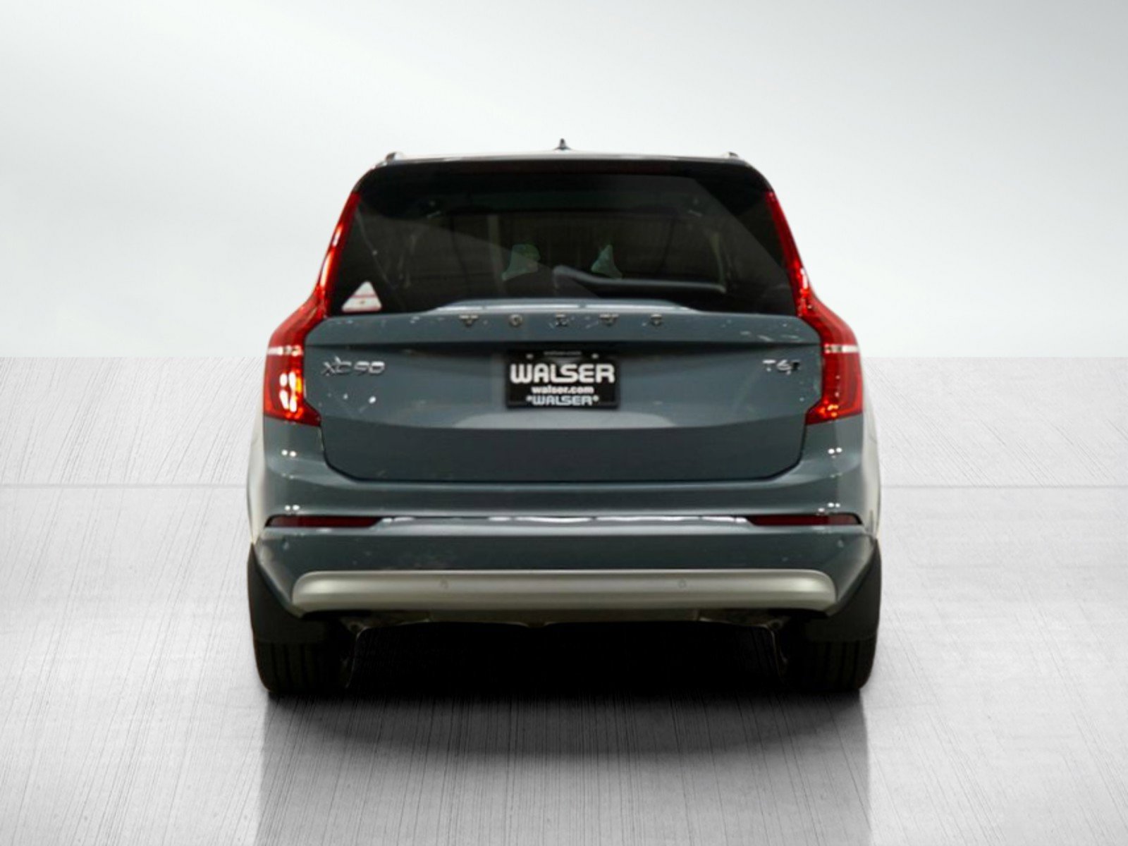 2022 Volvo XC90 T6 Momentum photo 4