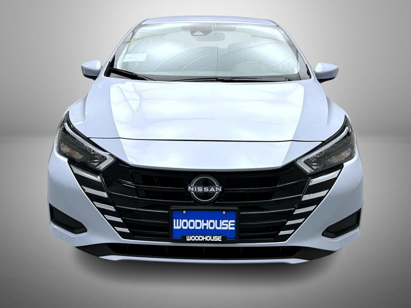 2025 Nissan Versa 1.6 SV photo 2