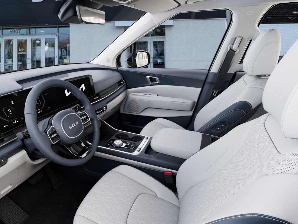 2026 Kia Carnival SX photo 9