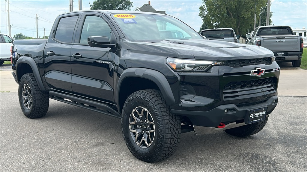 2025 Chevrolet Colorado ZR2's photo