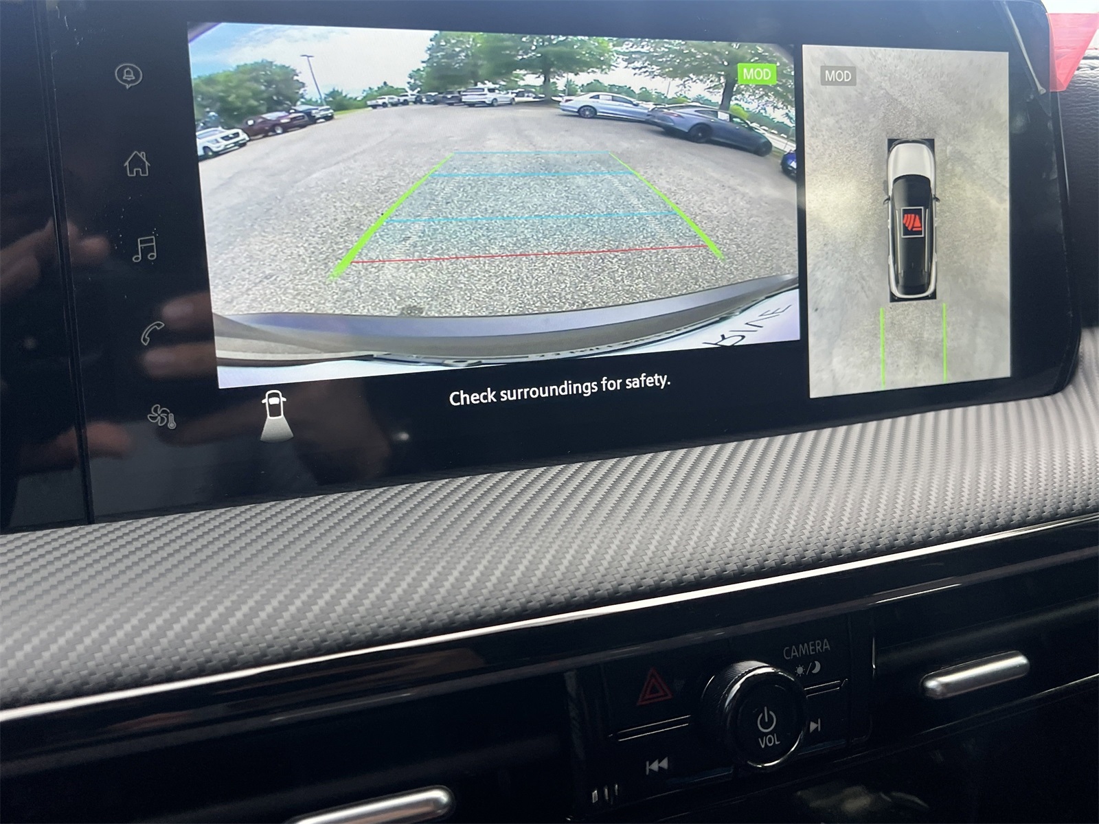 2025 Nissan Kicks SR photo 4