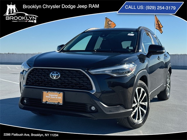 2022 Toyota Corolla Cross XLE's photo