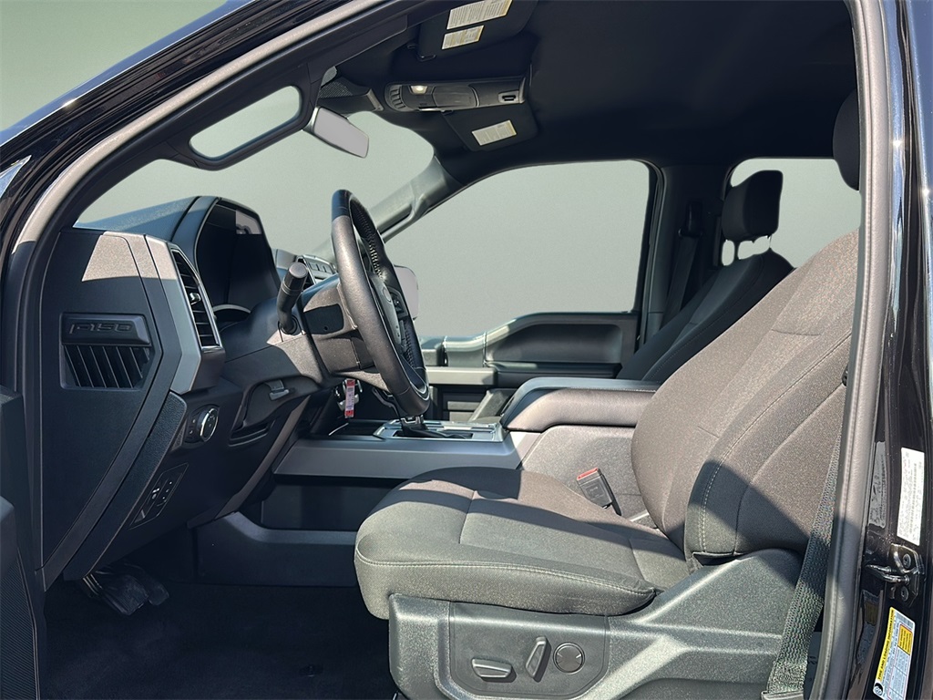 2020 Ford F-150 XLT photo 2