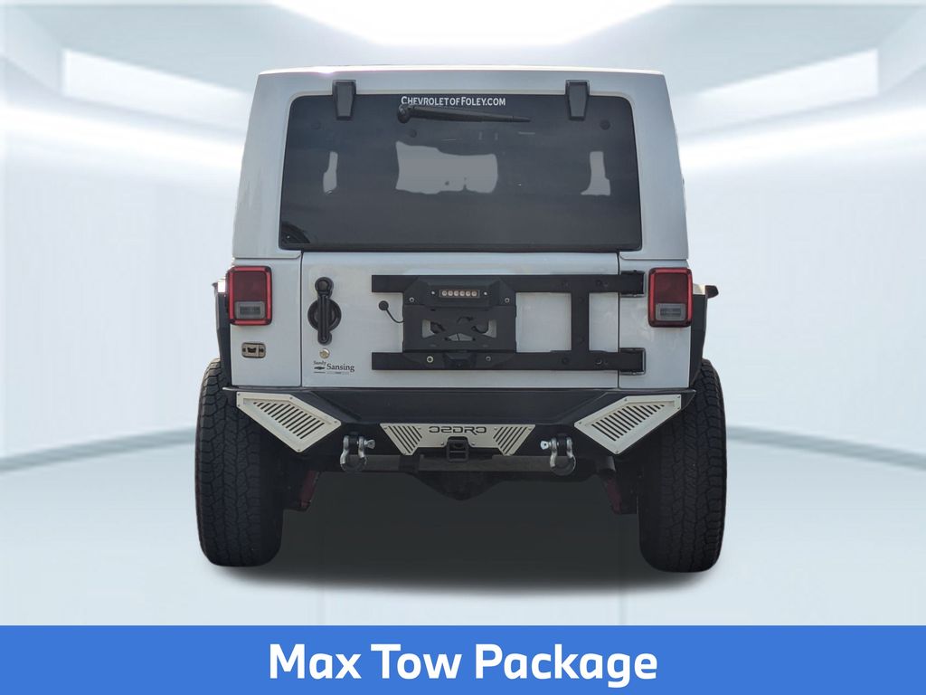 2014 Jeep Wrangler Unlimited Sahara photo 4