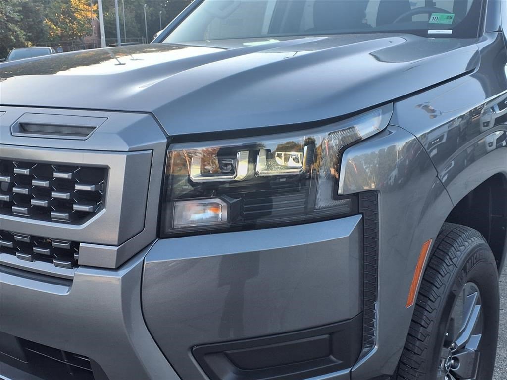 2026 Nissan Frontier Crew Cab SV photo 3