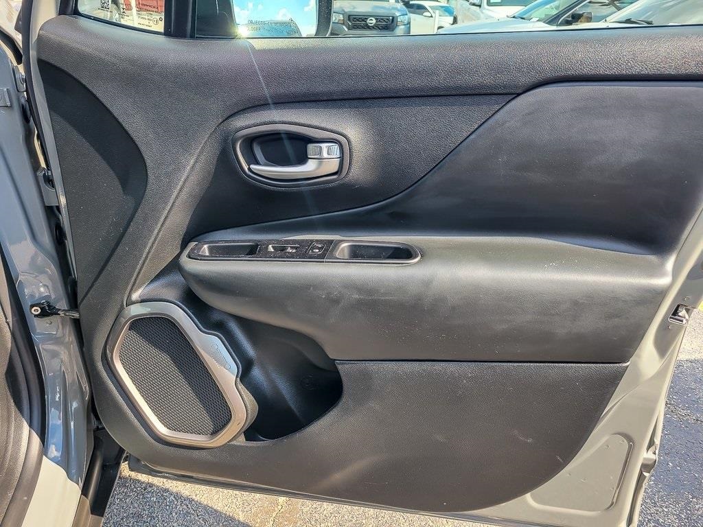 2022 Jeep Renegade Latitude photo 18