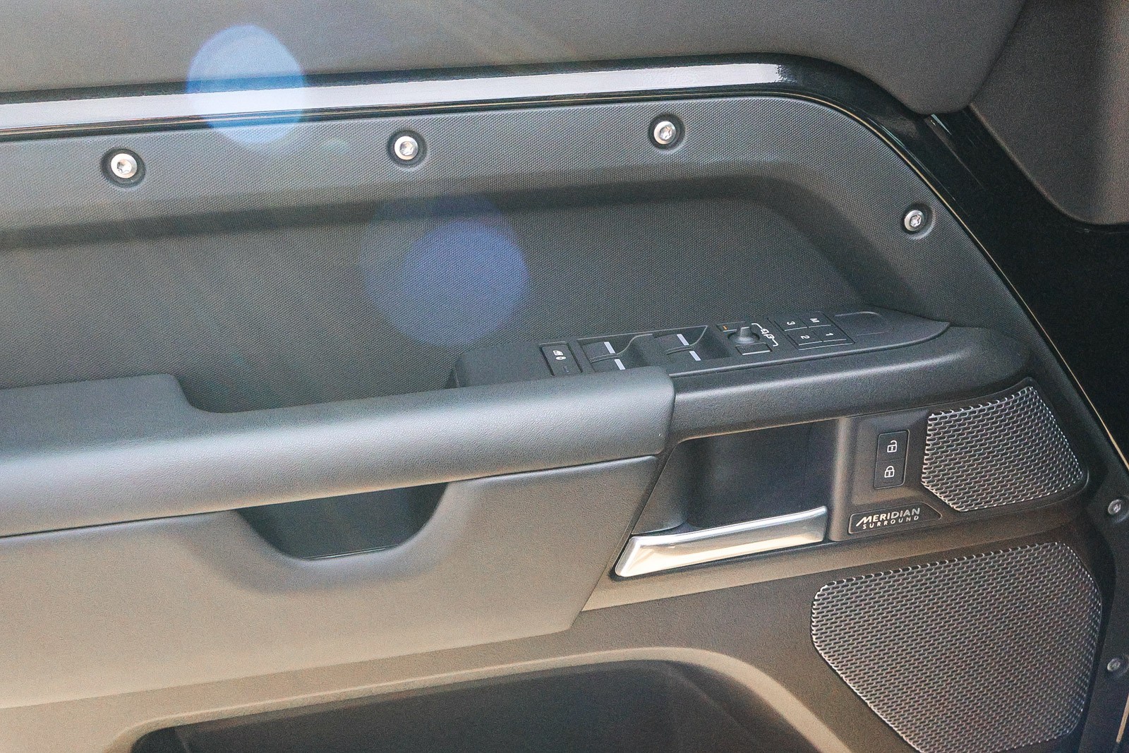 2024 Land Rover Defender 110 V8 photo 20