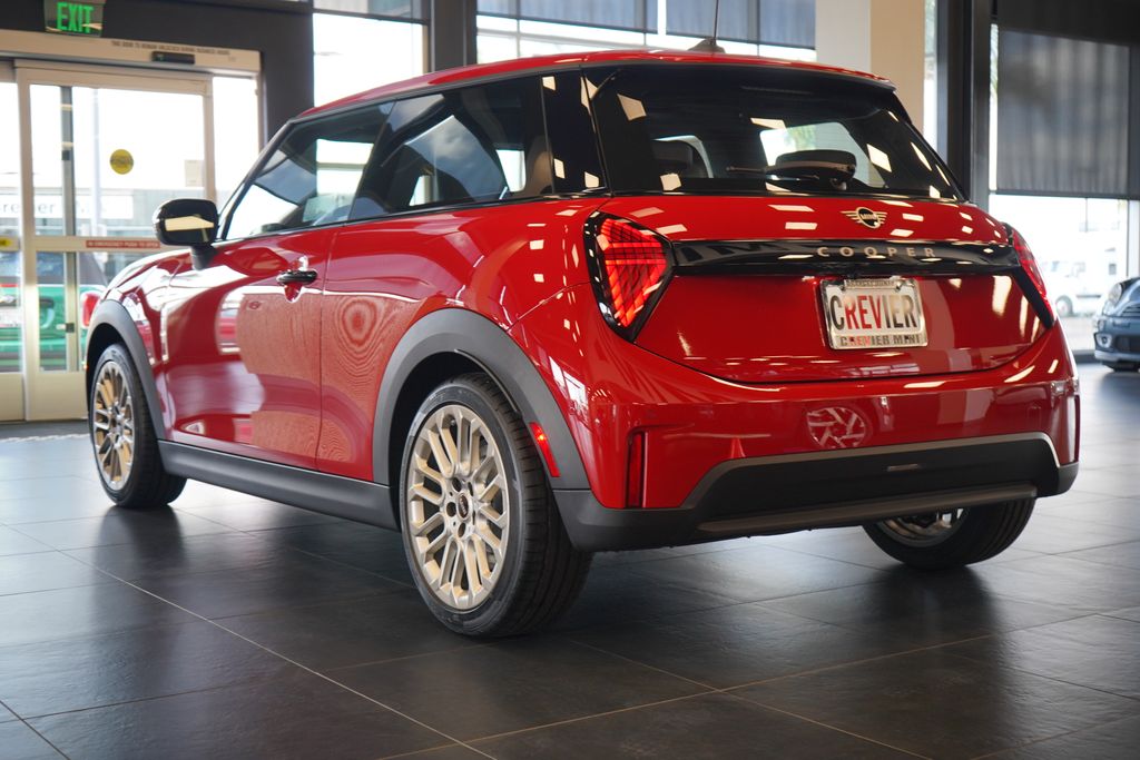 2025 Mini Cooper Hardtop 2 Door Signature photo 3