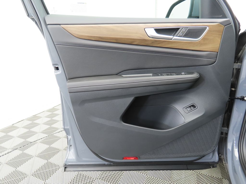 2026 Volkswagen Atlas SE Technology photo 23