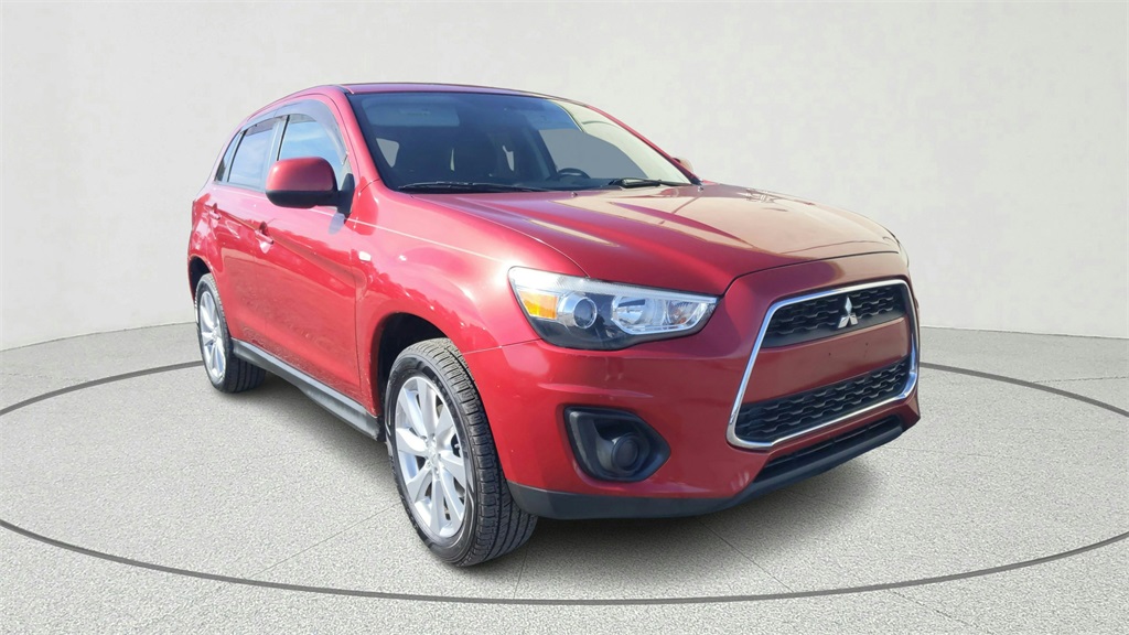 2014 Mitsubishi Outlander ES's photo