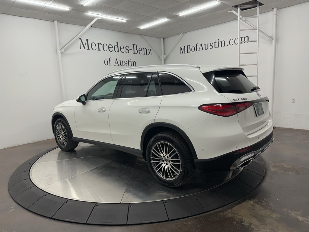 2026 Mercedes Benz GLC 300 4MATIC photo 5