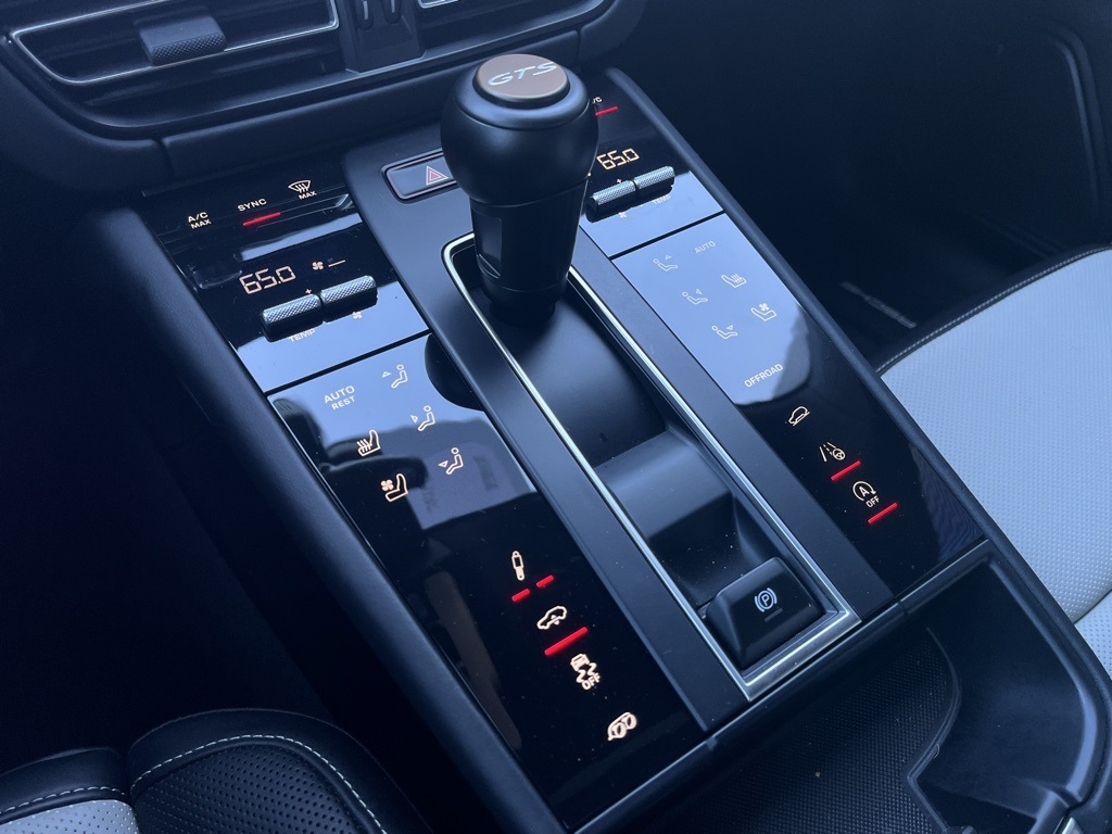 2024 Porsche Macan GTS photo 22