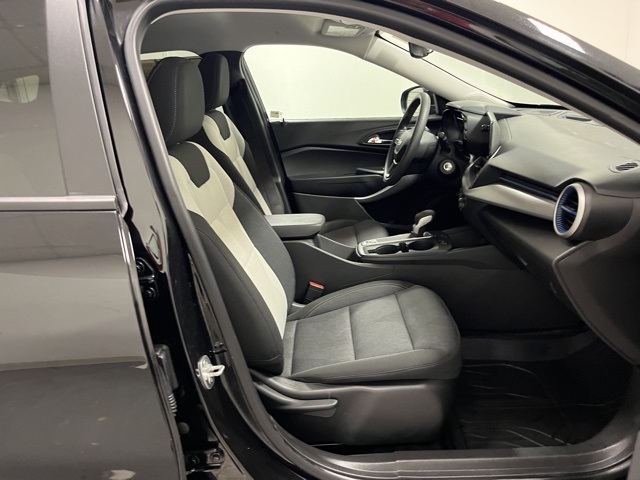 2025 Chevrolet Trax LS photo 23