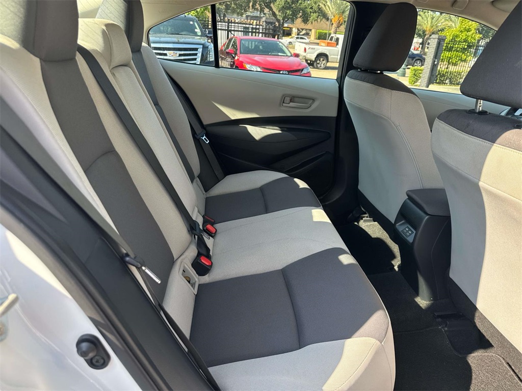 2023 Toyota Corolla LE photo 8