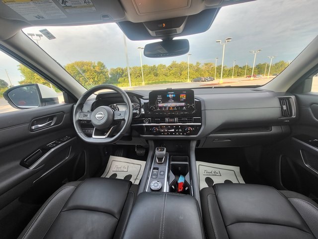 2022 Nissan Pathfinder SL photo 13