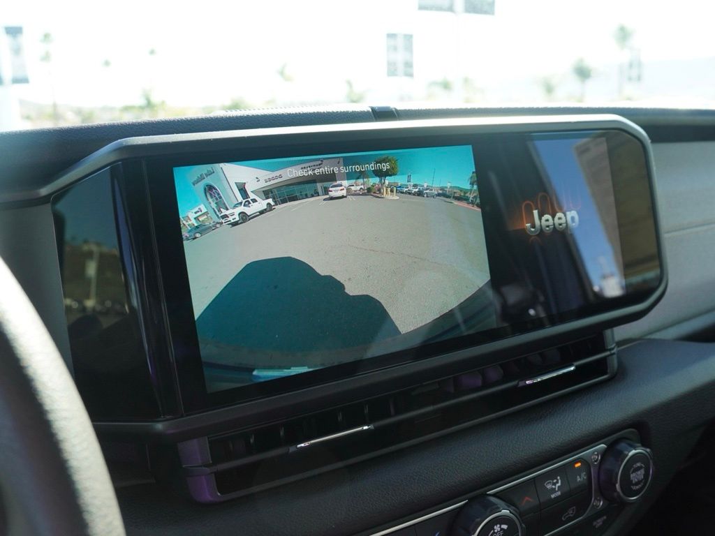 New 2026 Bright White Clear-Coat Exterior Paint Jeep 4-Door Sport S image 14