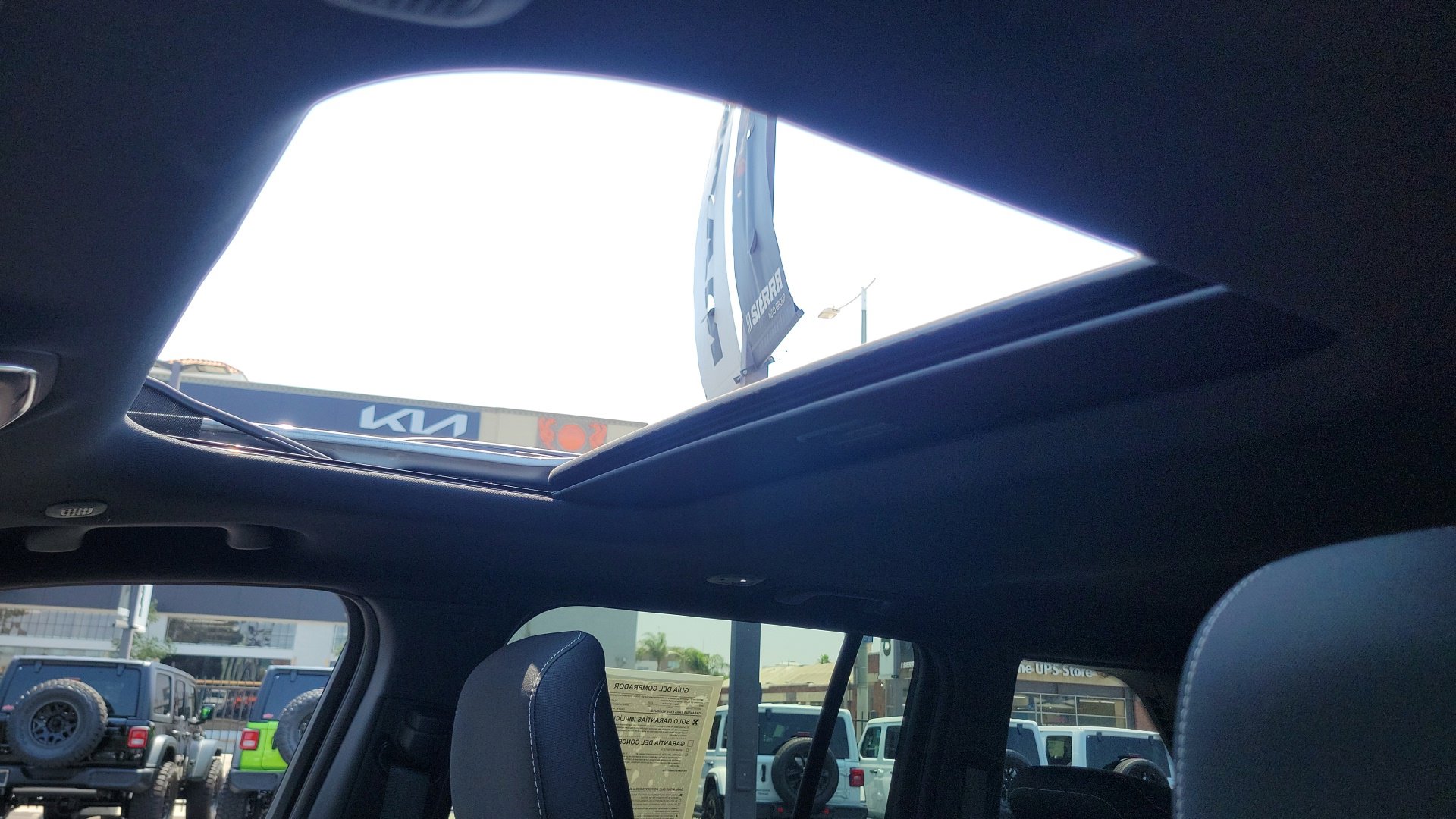 2025 Jeep Grand Cherokee Laredo X photo 29
