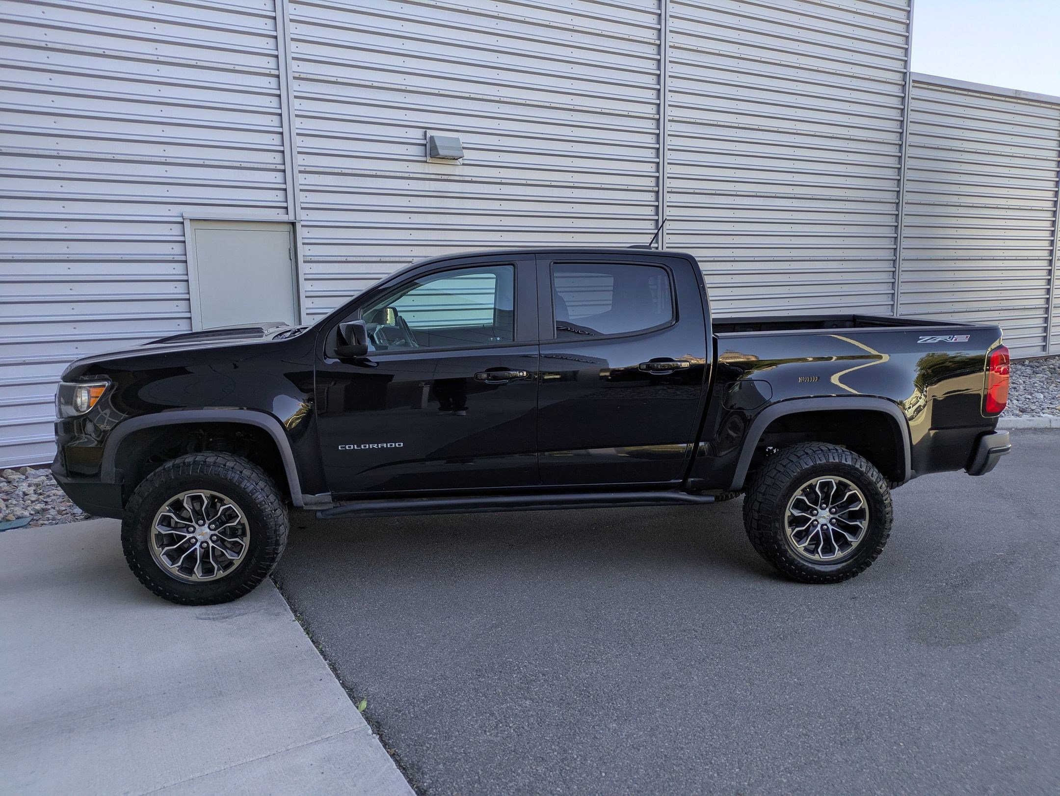 2021 Chevrolet Colorado ZR2 photo 2