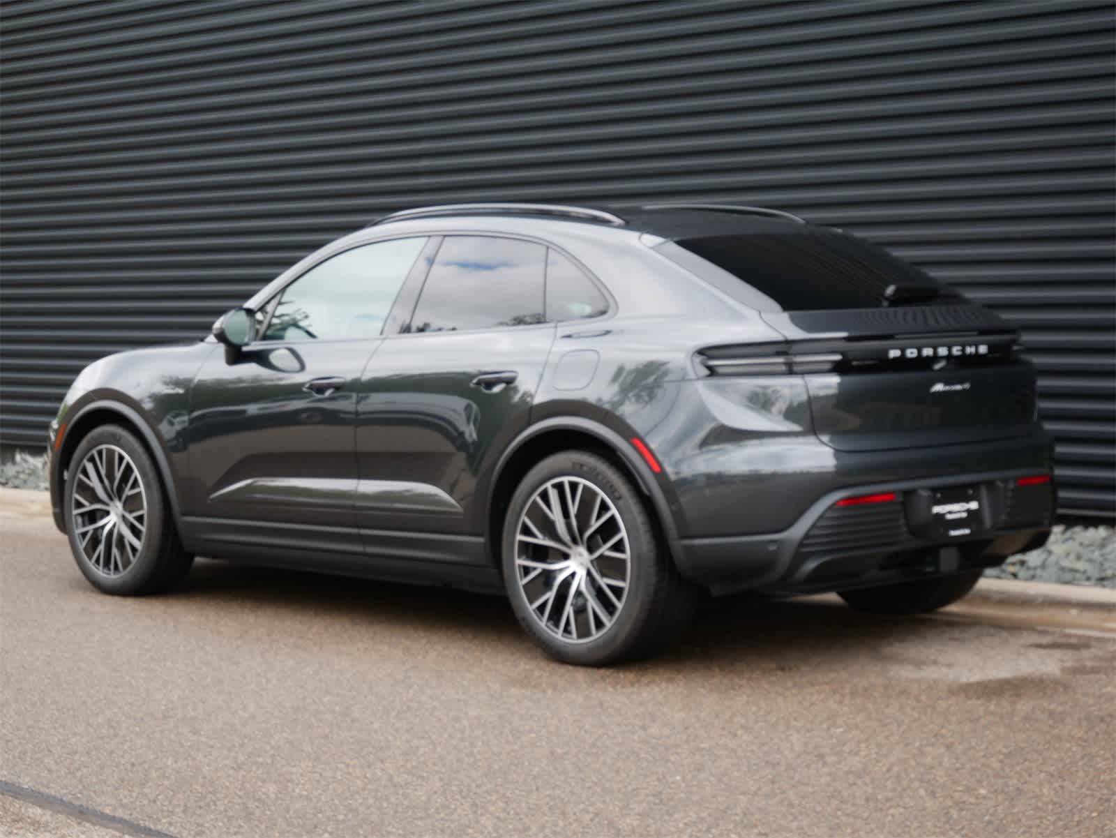 2024 Porsche Macan Electric 4 photo 3