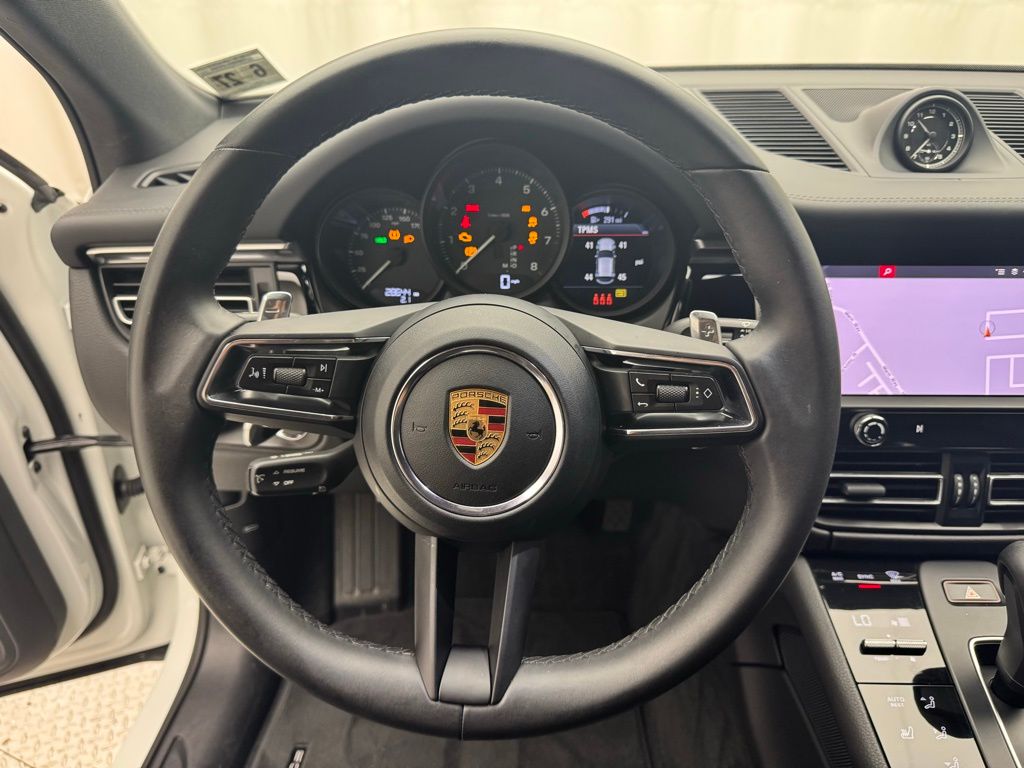 2022 Porsche Macan Base photo 5
