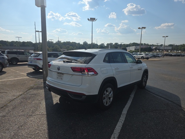2020 Volkswagen Atlas Cross Sport photo 3