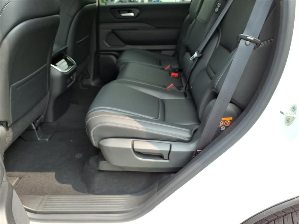 2026 Nissan Armada SV photo 10