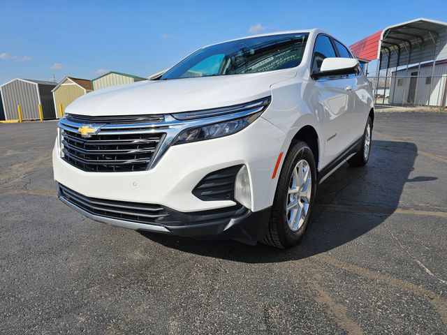 2022 Chevrolet Equinox LT photo 2