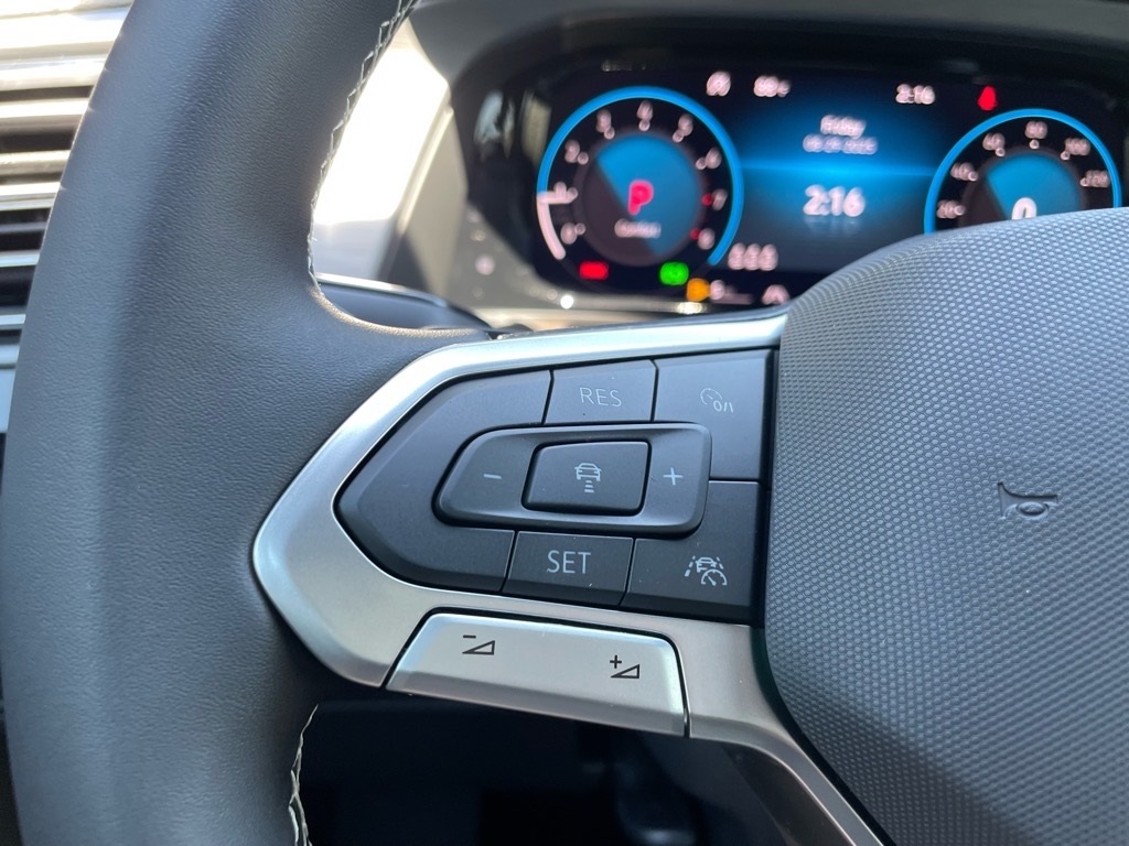 2026 Volkswagen Atlas Cross Sport SE photo 4