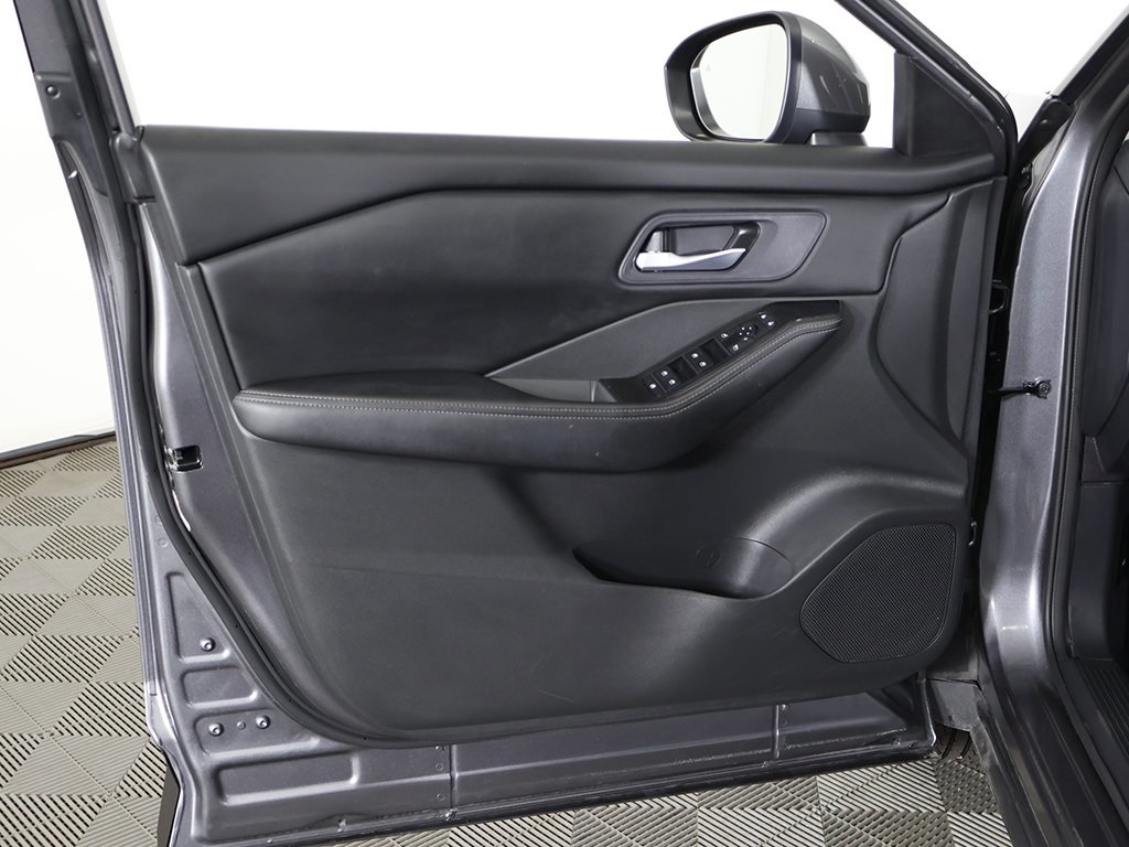 2024 Nissan Rogue SV photo 19