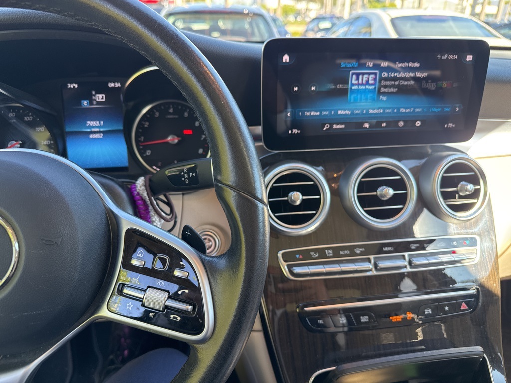 2022 Mercedes Benz GLC 300 photo 4