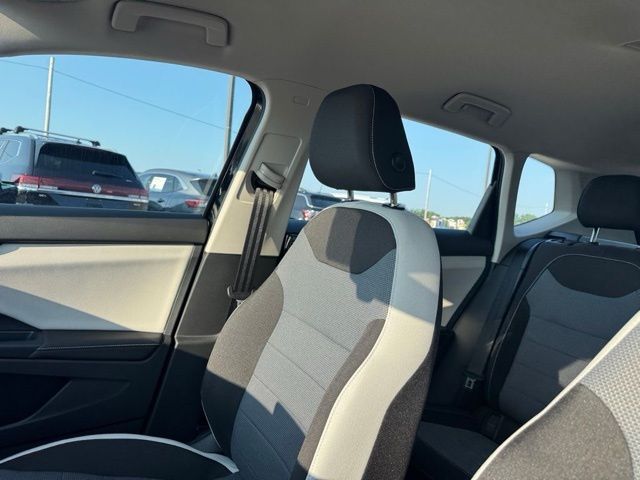 2025 Volkswagen Taos S photo 16