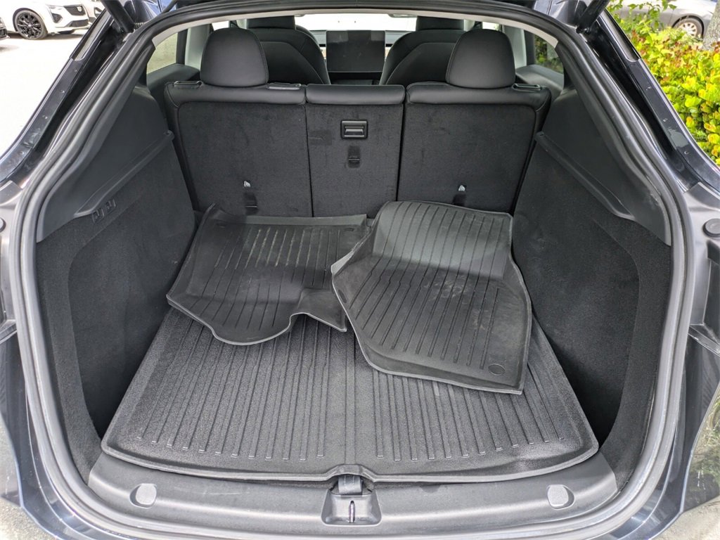 2024 Tesla Model Y Long Range photo 16